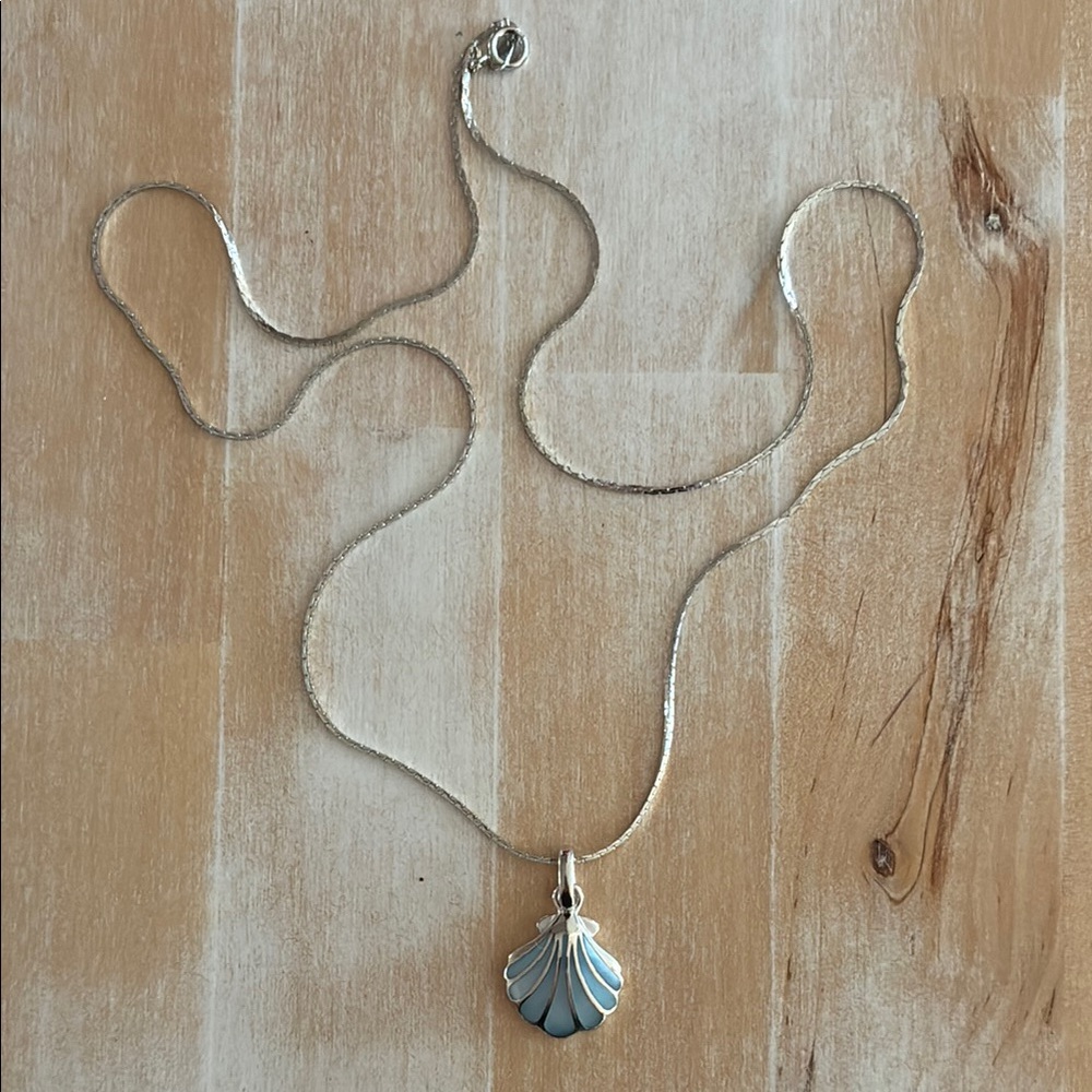 Silver Shell Pendant Necklace